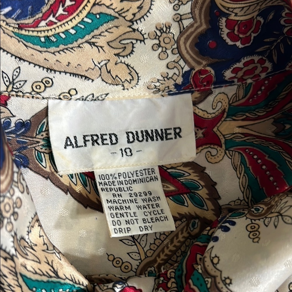 Alfred Dunner Red and Green Paisley Neck Tie Button Down Shirt - Picture 2 of 6